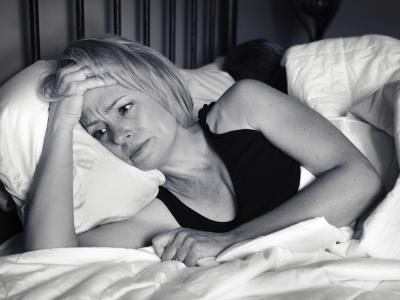 Dormir mal nos afecta más que dormir poco