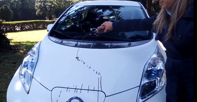 ¿Odias lavar tu auto? Este vehículo nunca se ensucia